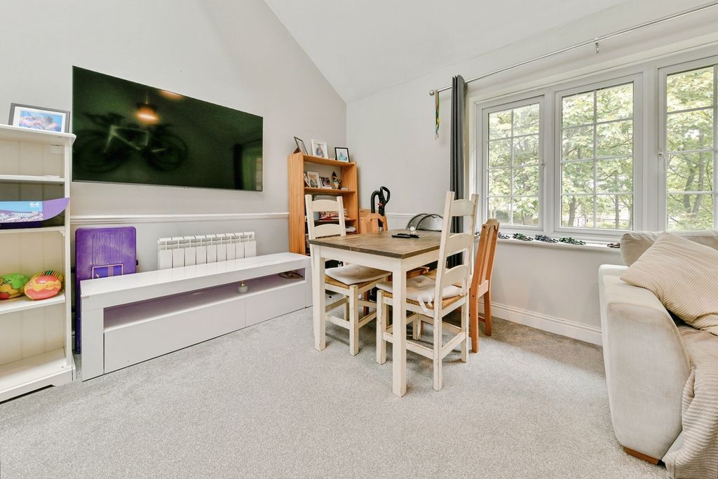 Property photo 3 of 21 Pbox-Img.Jpg
