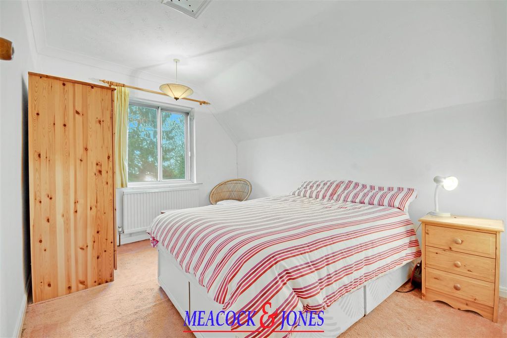 Additional image 17 of 4 bed detached bungalow for saleMount Pleasant Avenue, Hutton, Brentwood CM13