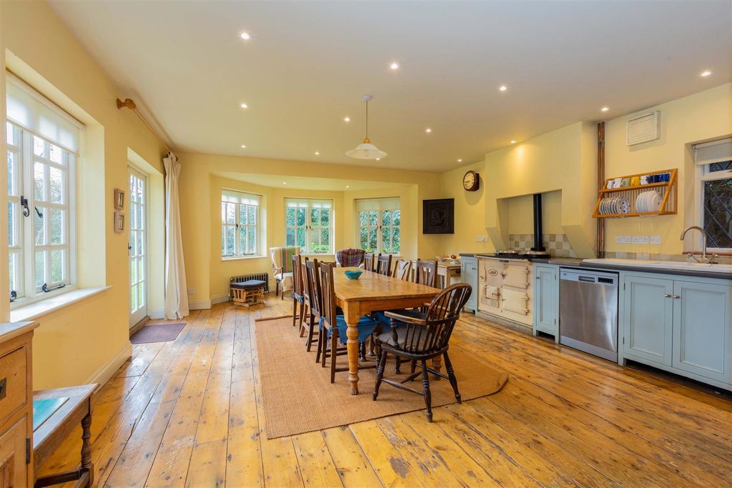 Property photo 2 of 18 Oakwood House-30.Jpg