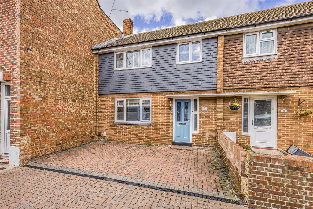 Property photo 1 of 25 20 Reginald Road, Southsea-Porticomarketing-Soldby