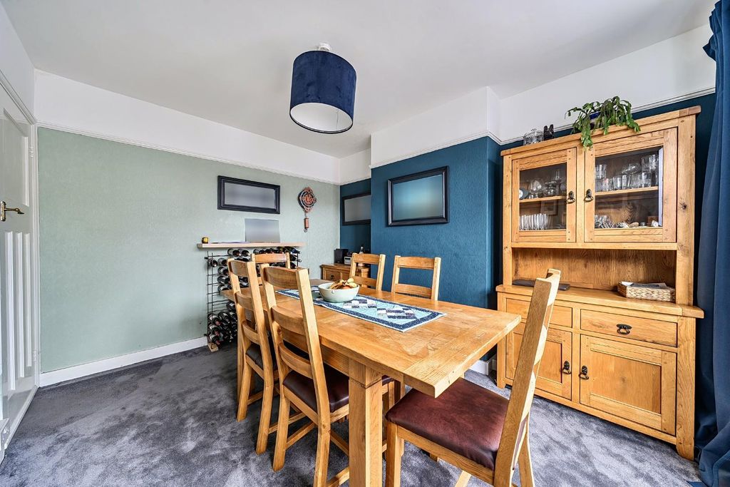 Property photo 2 of 21 1-6993Dbae1Cad6-1416309-8-699334F3126E8.Jpg