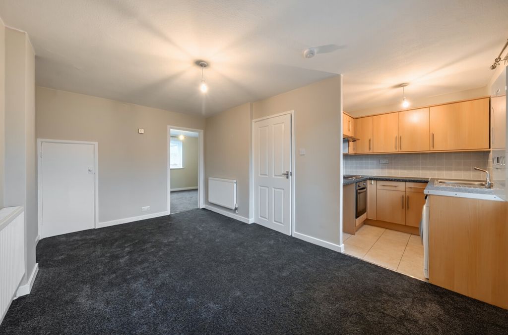 Property photo 2 of 8 1376790-6-6911F64Faba3B