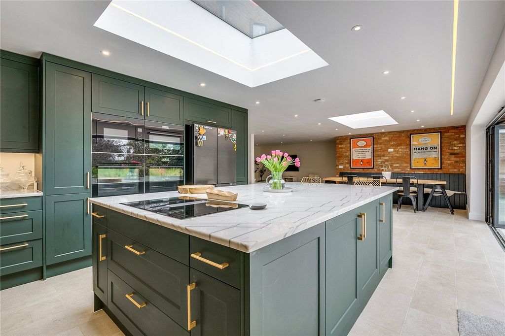 Property photo 3 of 28 Picture No. 05