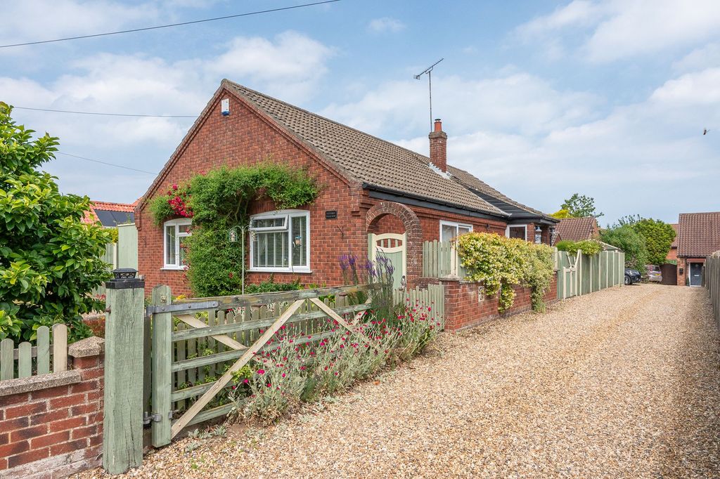 Property photo 1 of 43