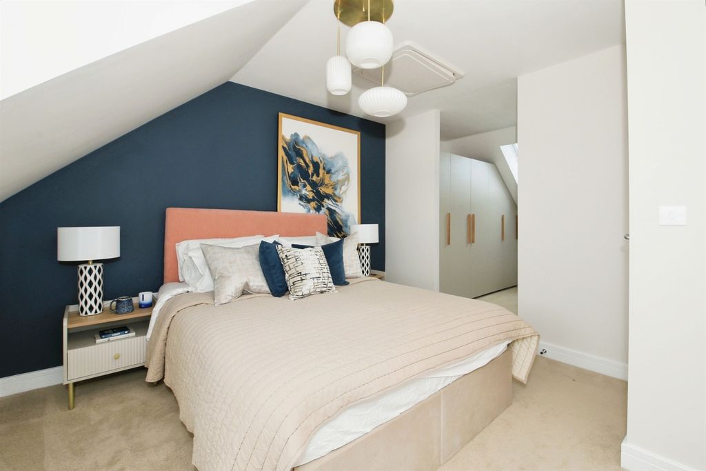 Property photo 2 of 8 Bedroom 1