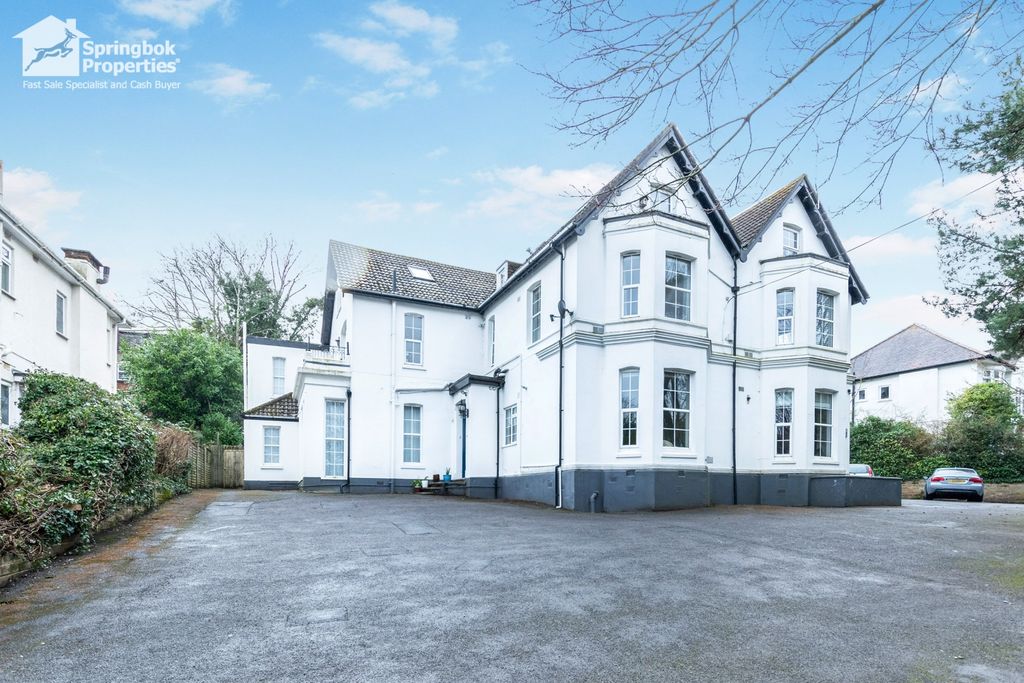 Property photo 1 of 19 Front View