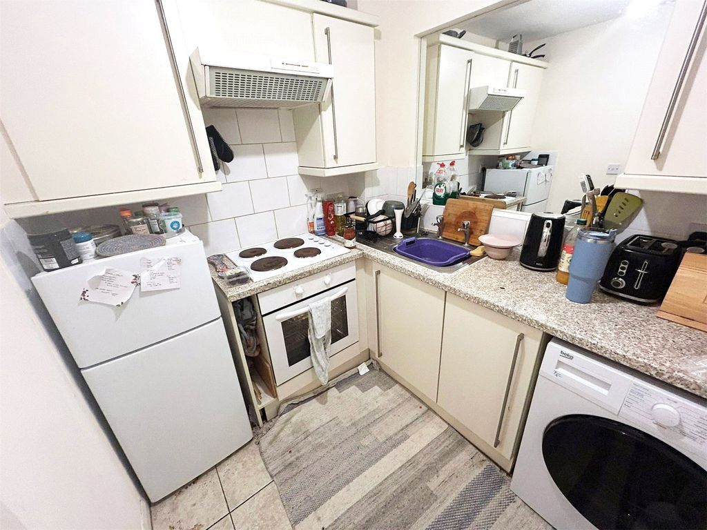 Property photo 3 of 7 Picture No. 11