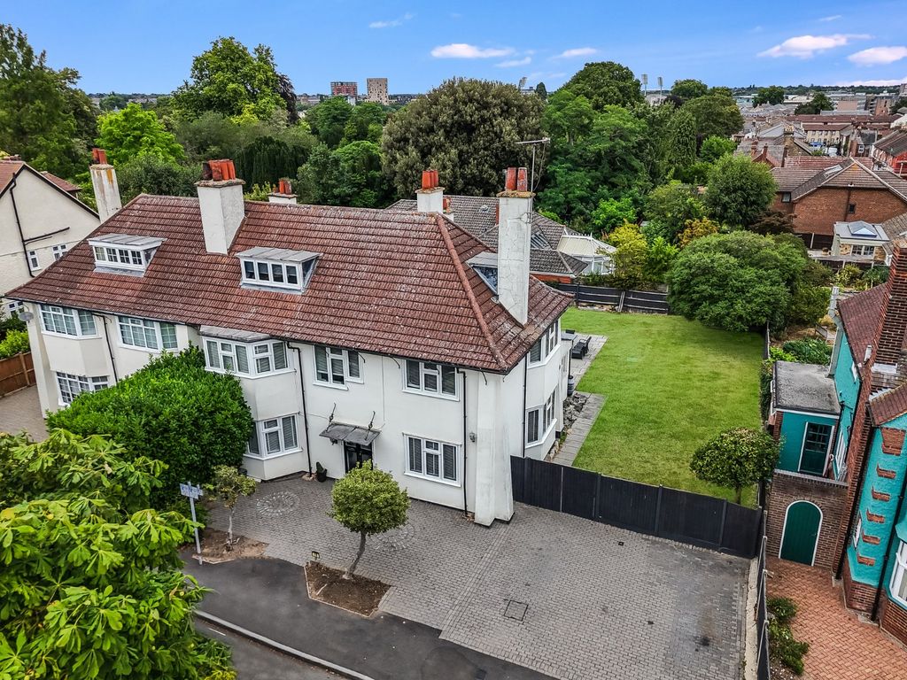 Property photo 1 of 18 Front Aerial