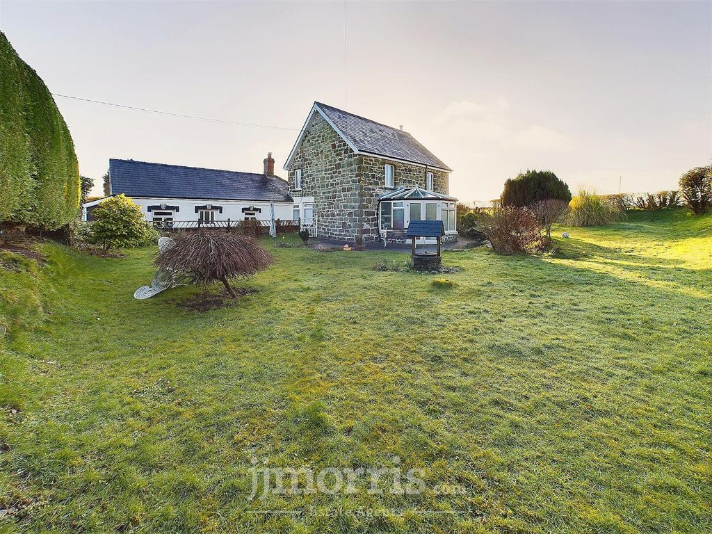 Property photo 1 of 54 Cam03686G0-Pr0255-Still005.Jpg