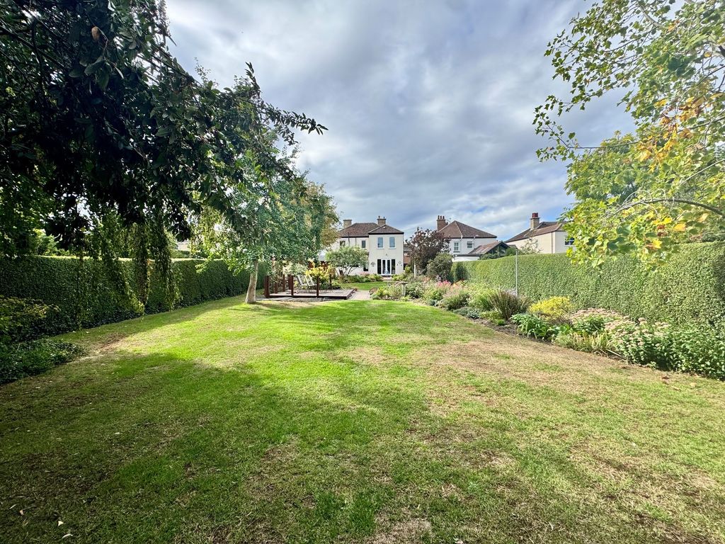 Property photo 2 of 24