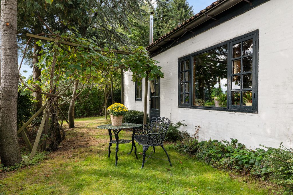 Property photo 2 of 50