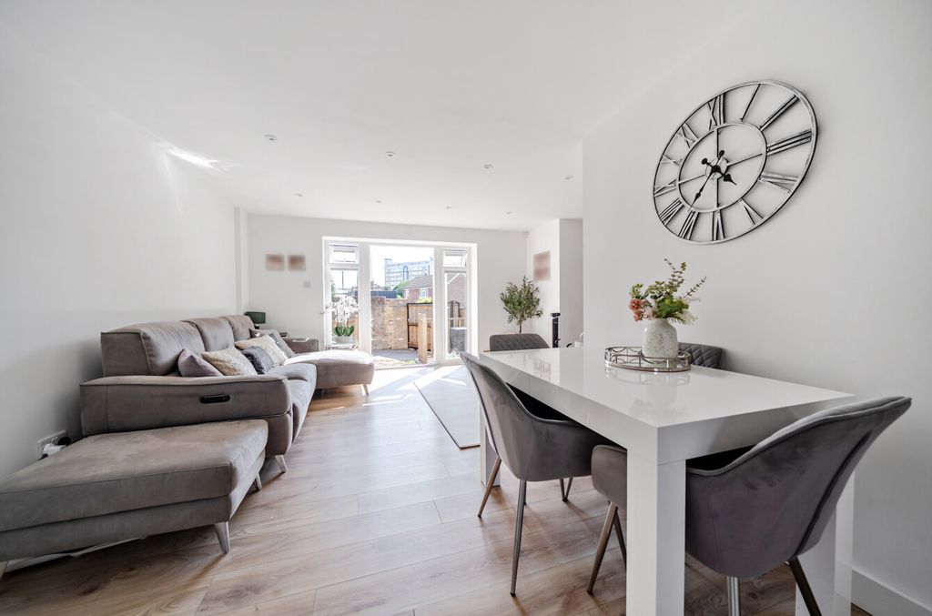Property photo 2 of 23 1470282-22-6A3Ea6...