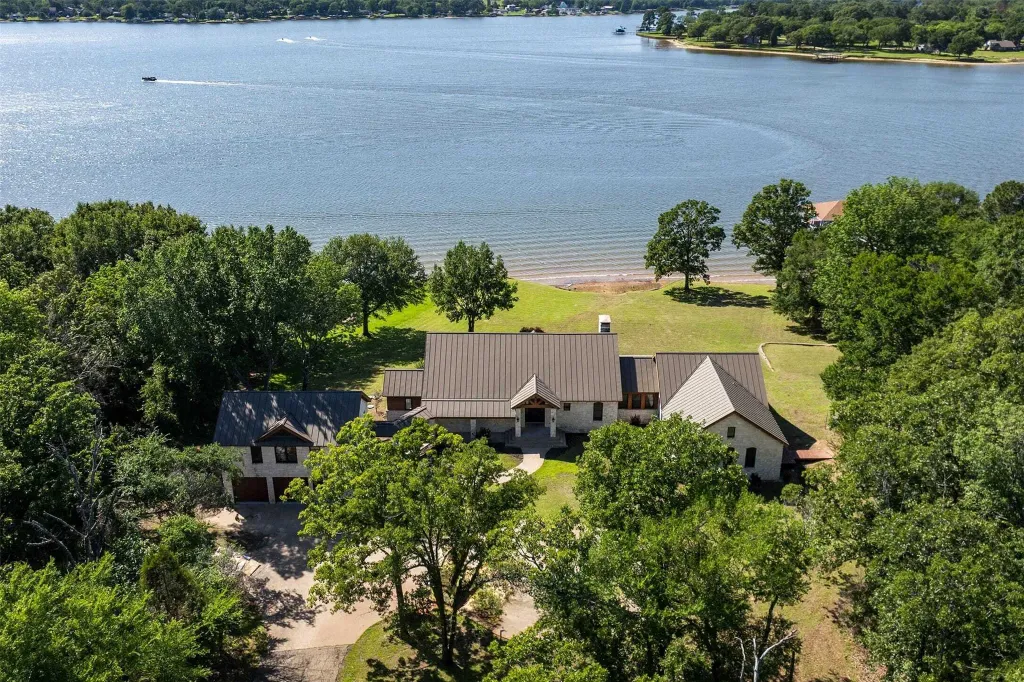 Property photo 1 of 31