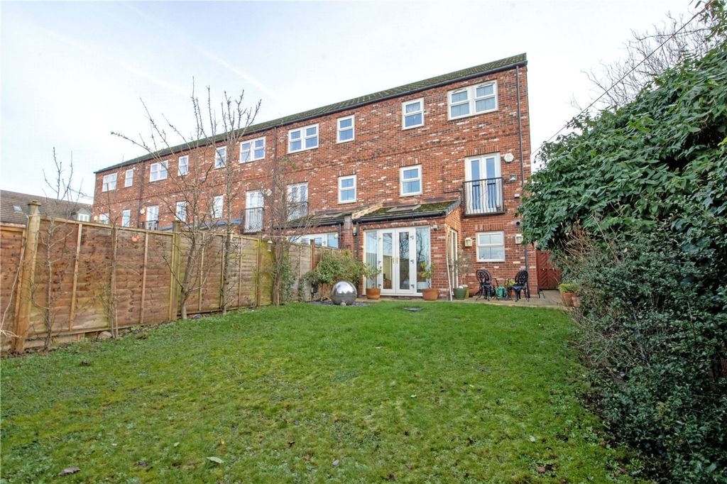 Property photo 2 of 24 Picture No. 31