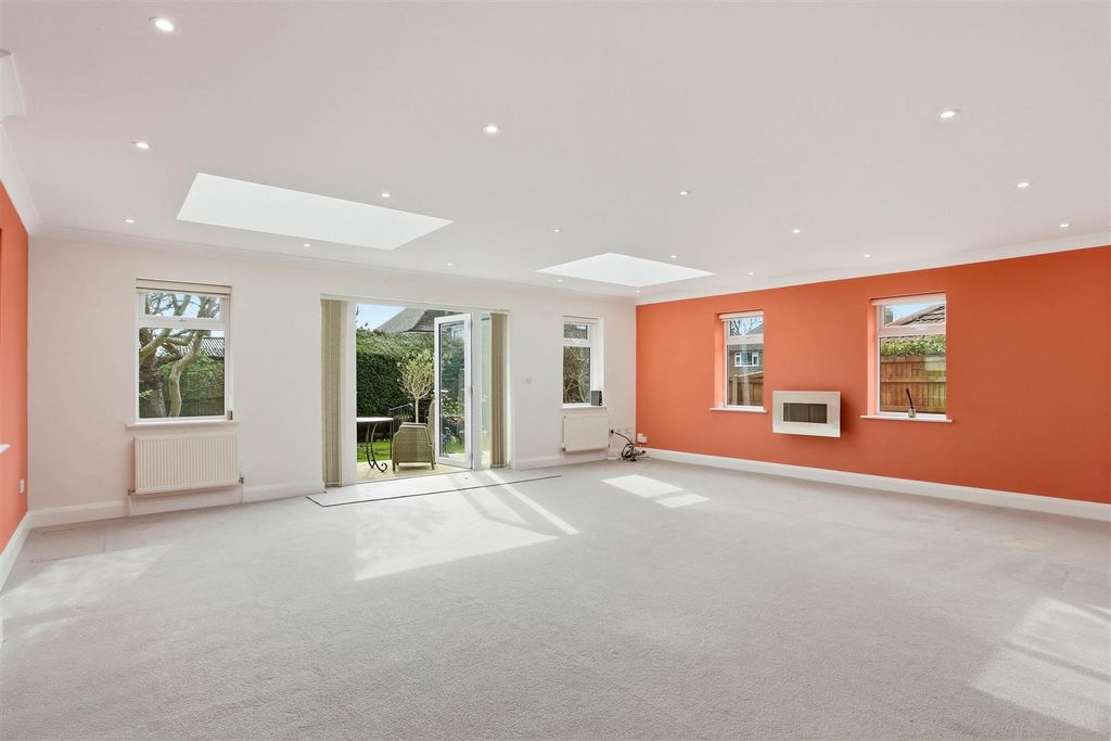 Property photo 2 of 17 1650616965 - 5.Jpg