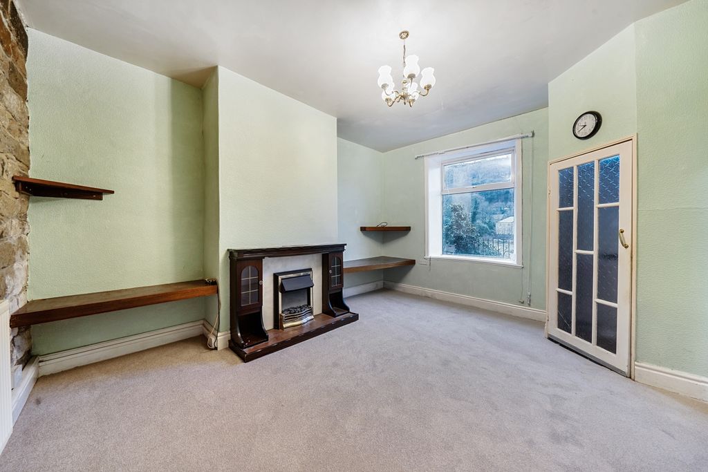 Property photo 3 of 10 Living Room