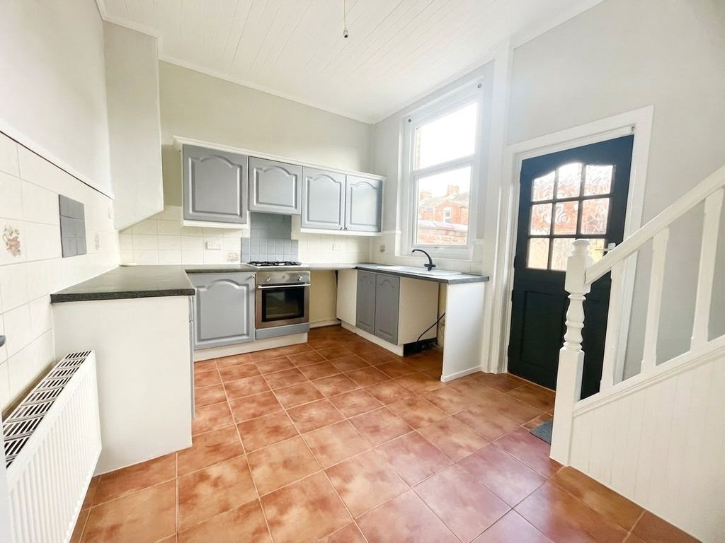 Property photo 3 of 9 Dining Kitchen