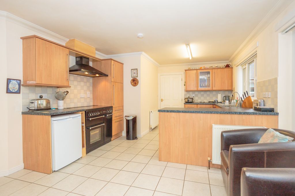 Property photo 3 of 41 Kitchen/Diner