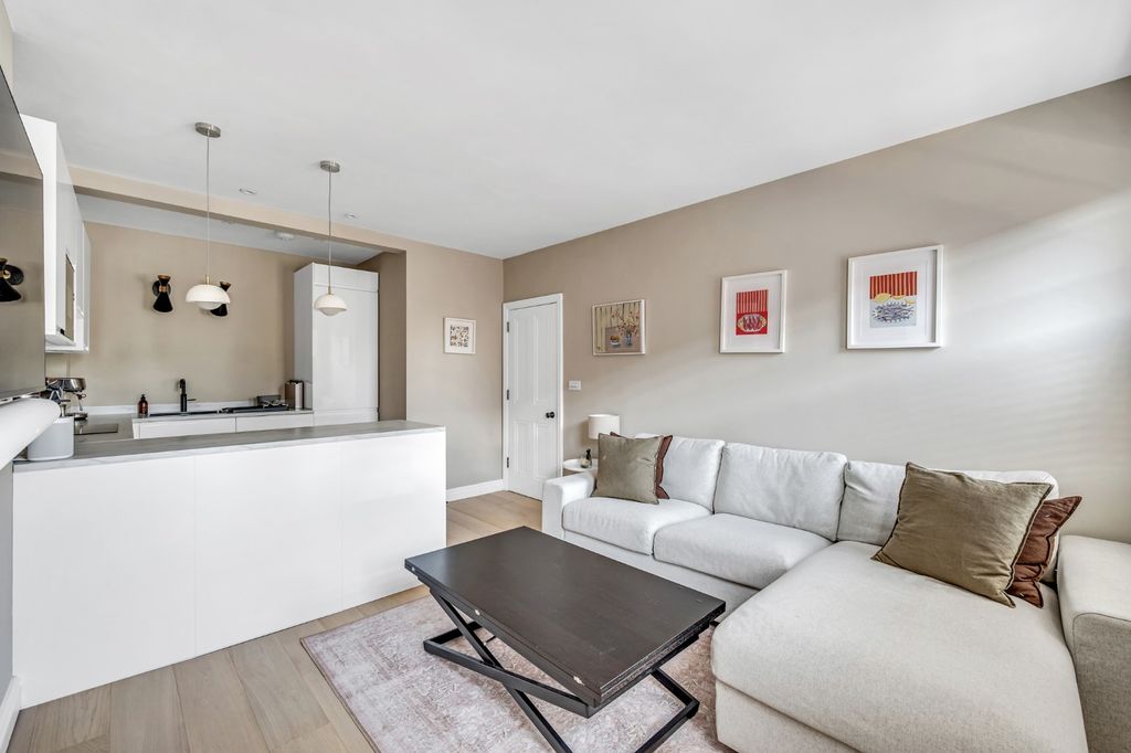Property photo 3 of 13 4350612