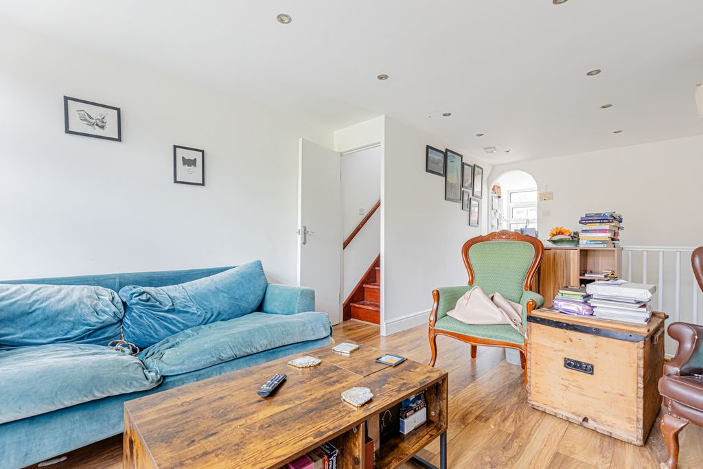 Property photo 3 of 12