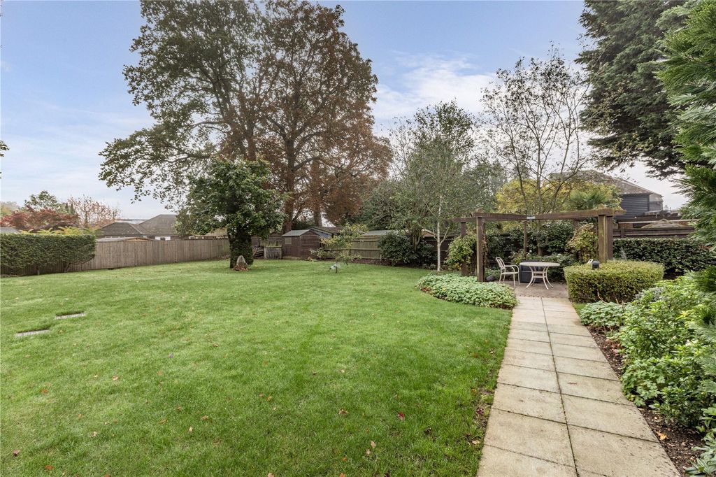 Property photo 2 of 2 Communal Gardens