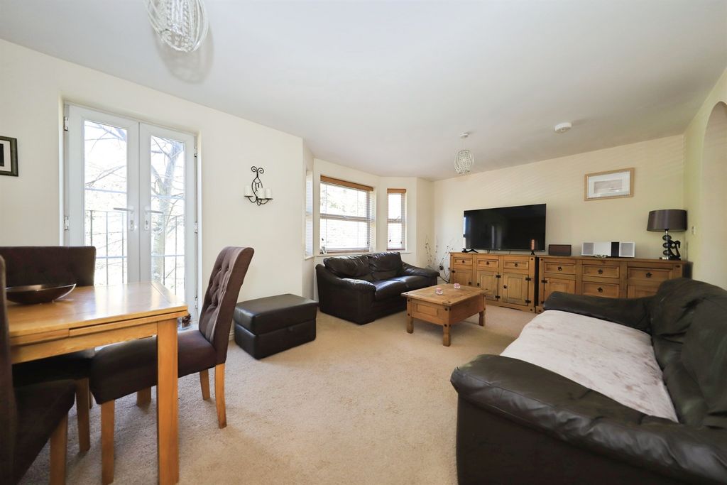 Property photo 3 of 17