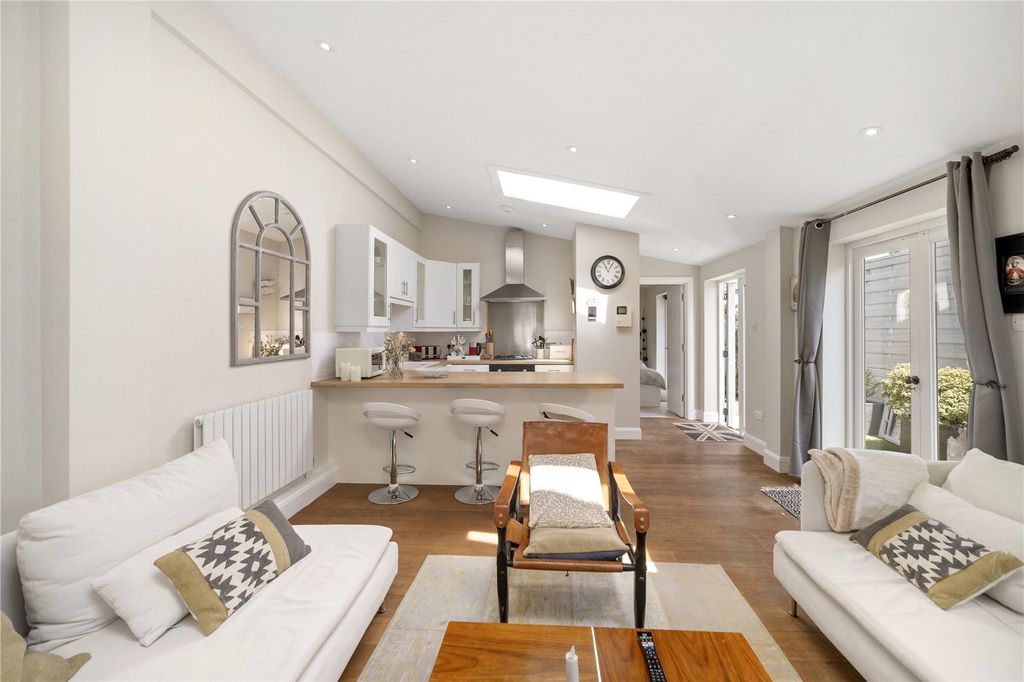 Property photo 3 of 11 Picture No. 06