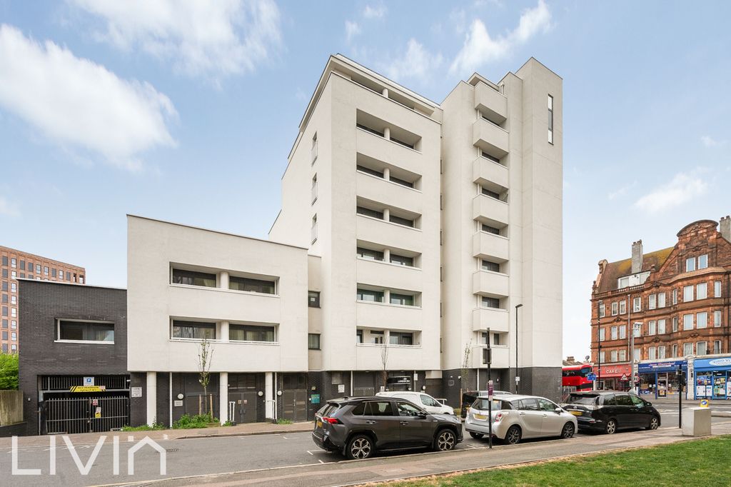 Property photo 1 of 9 1