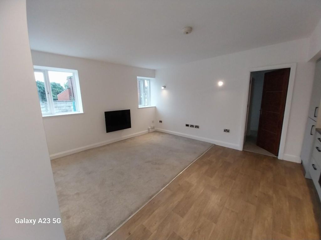 Property photo 3 of 6 20250701_152159.Jpg