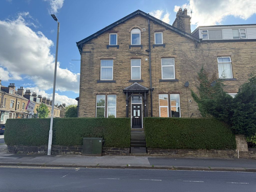 Property photo 1 of 27 71 Manor Lane, Shipley, Bd18 3Eb