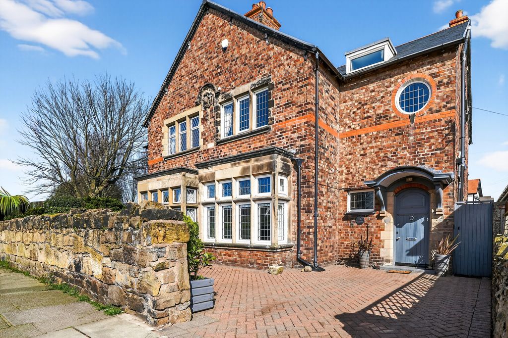 Property photo 1 of 23