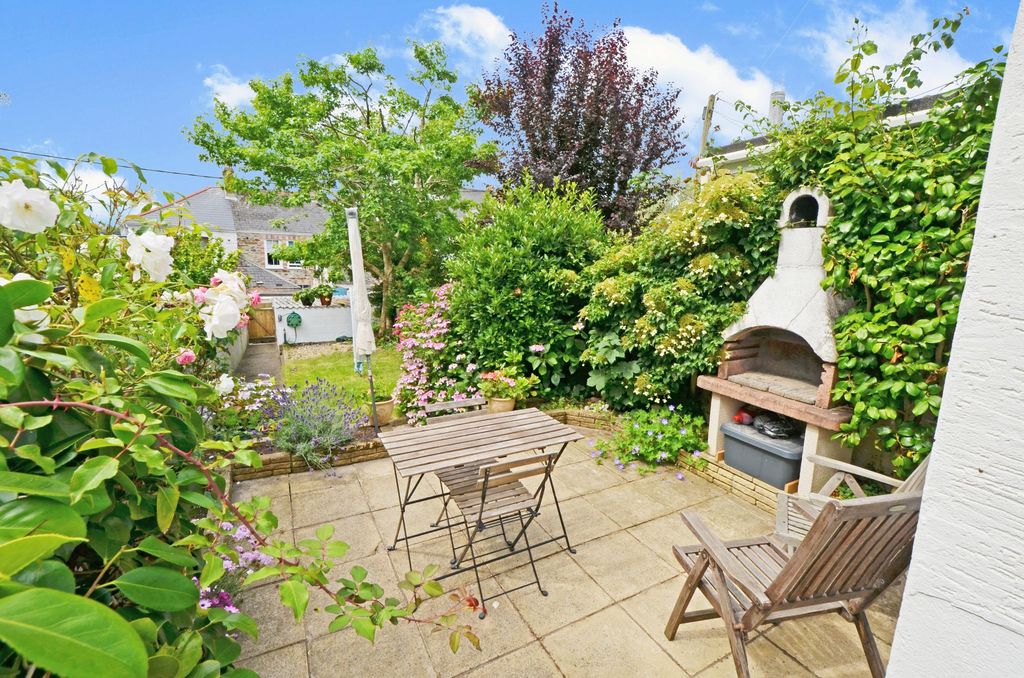 Property photo 2 of 23
