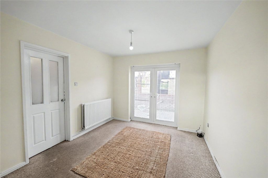 Property photo 2 of 12 Picture No. 02
