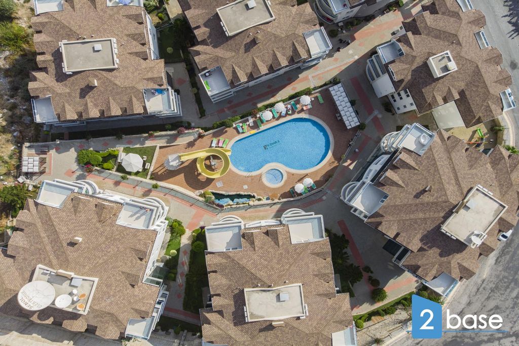 Property photo 2 of 30