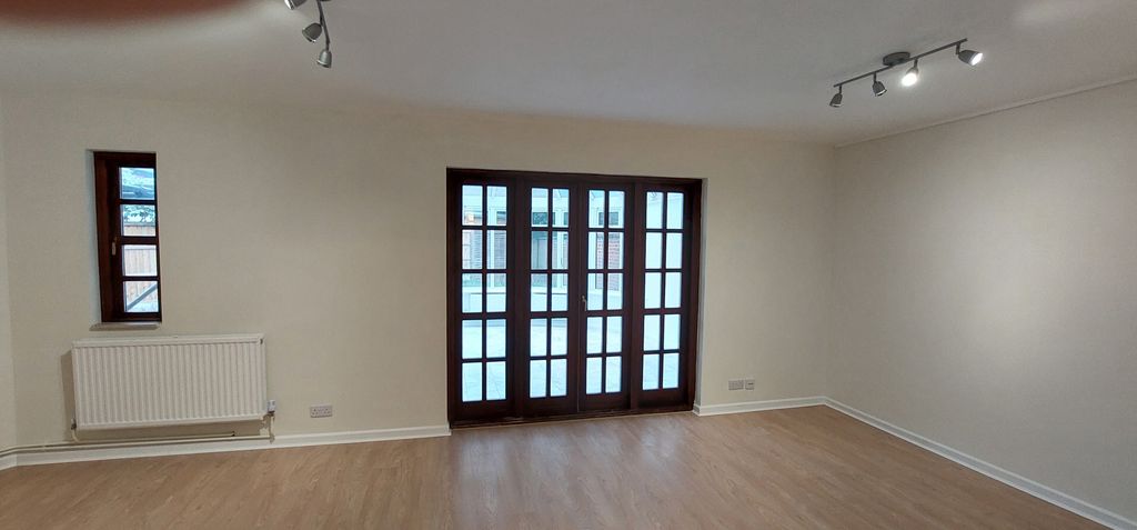 Property photo 2 of 16 Photo 1