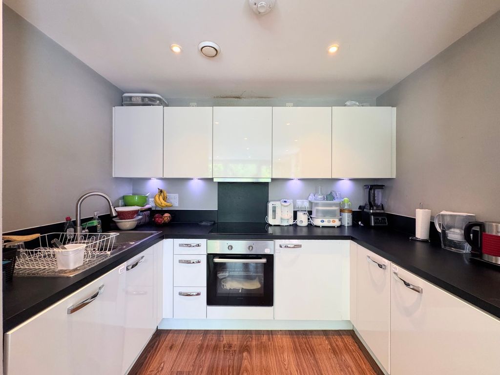 Property photo 2 of 12 Kitchen