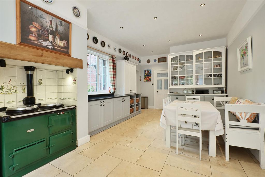 Property photo 2 of 50