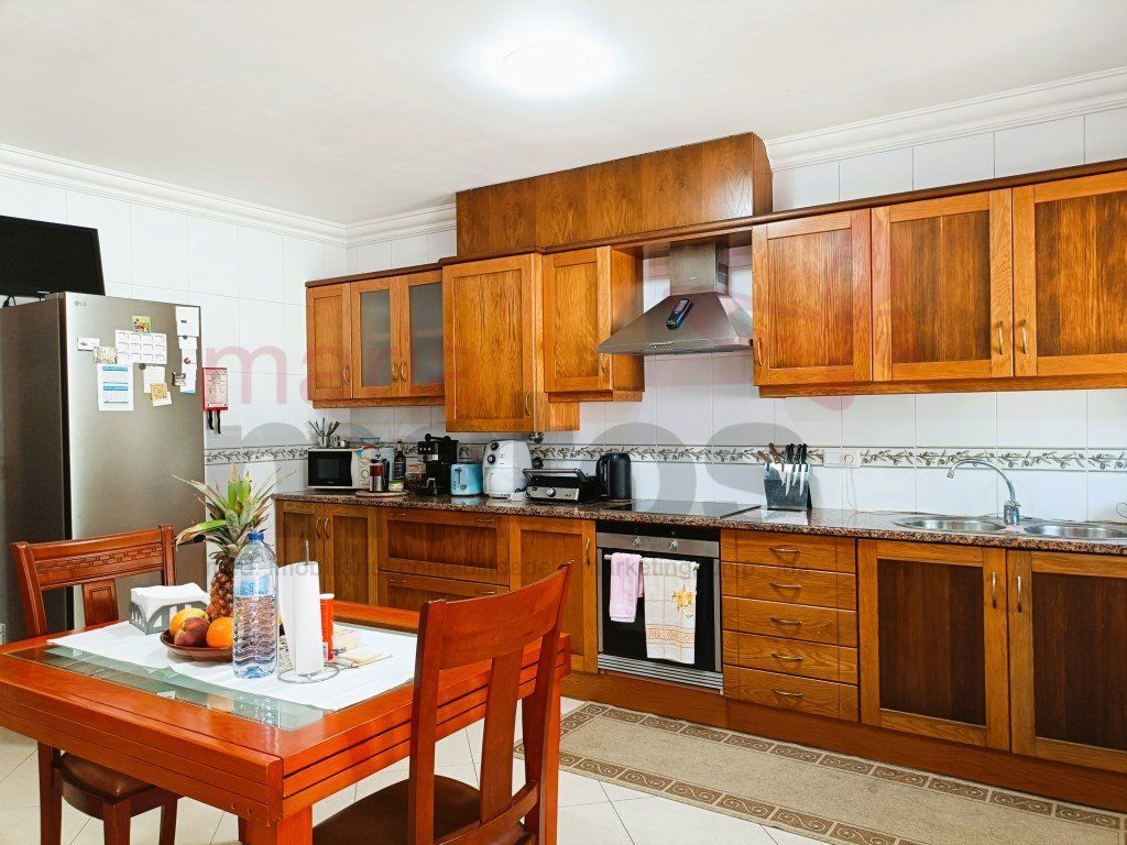 Property photo 3 of 34