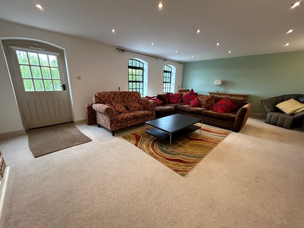 Additional image 4 of 2 bed flat to rentLondon Lane, Tardebigge, Bromsgrove, Worcestershire B60