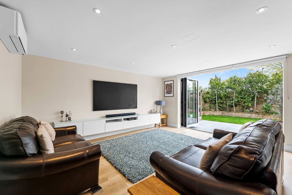 Property photo 2 of 47