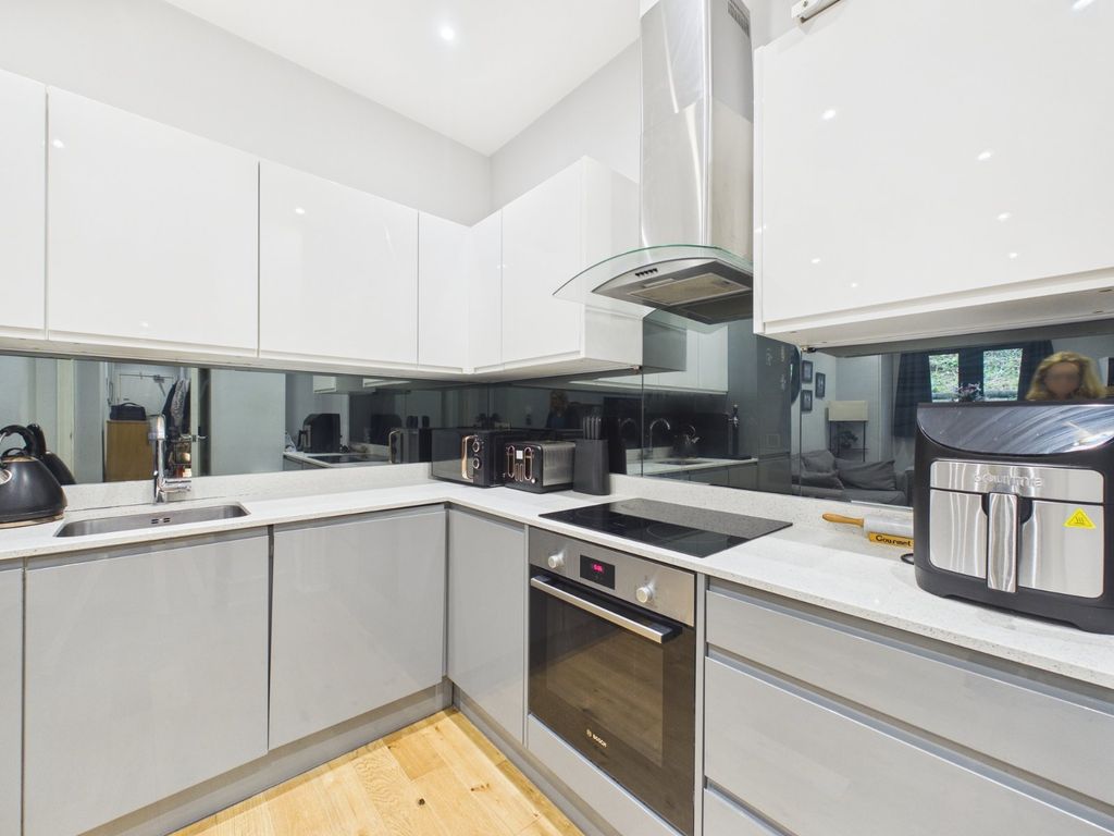 Property photo 2 of 17 Kitchen