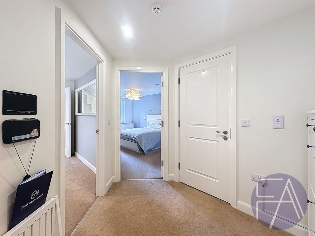 Property photo 3 of 17 4576713