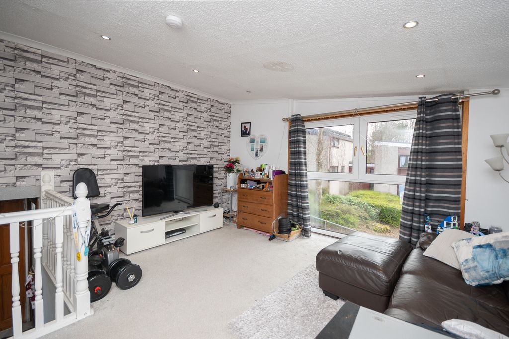 Property photo 2 of 12 Lounge