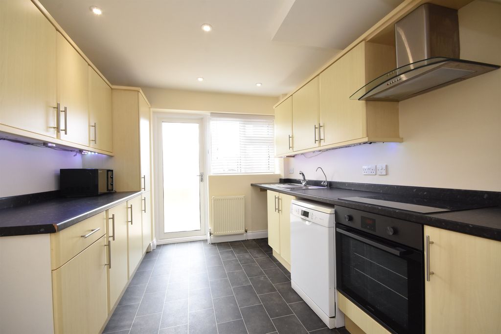 Property photo 2 of 22