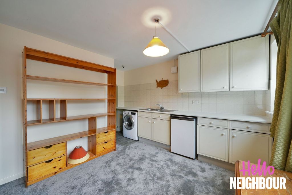 Property photo 3 of 14 Photo 2