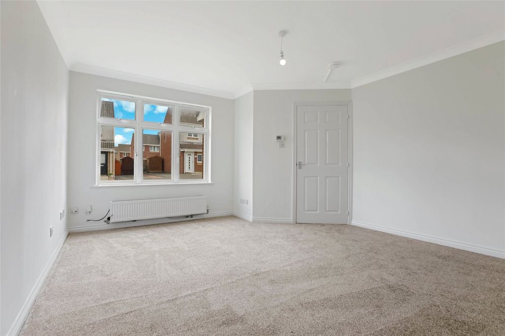 Property photo 2 of 19 Picture No. 01