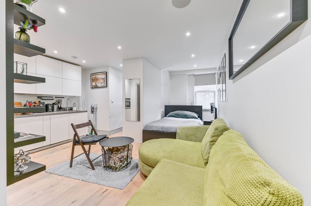 Property photo 2 of 9