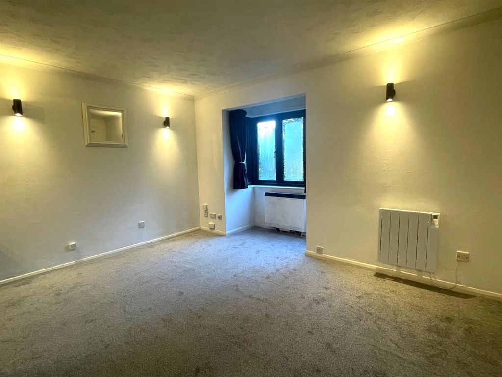 Property photo 3 of 5 Thumbnail_Img_6355.Jpg