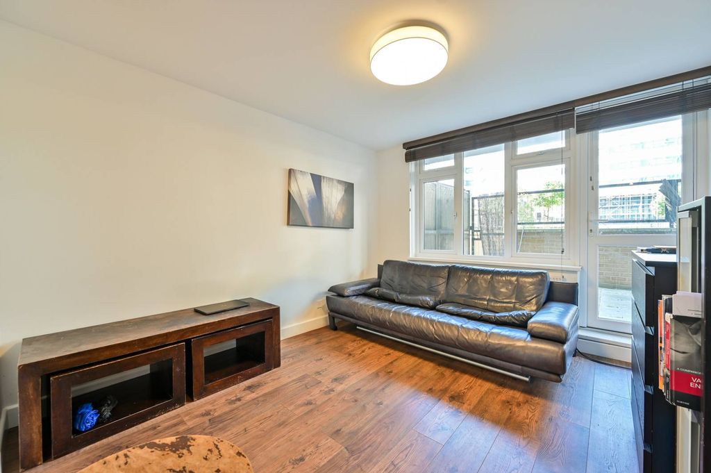 Property photo 2 of 8