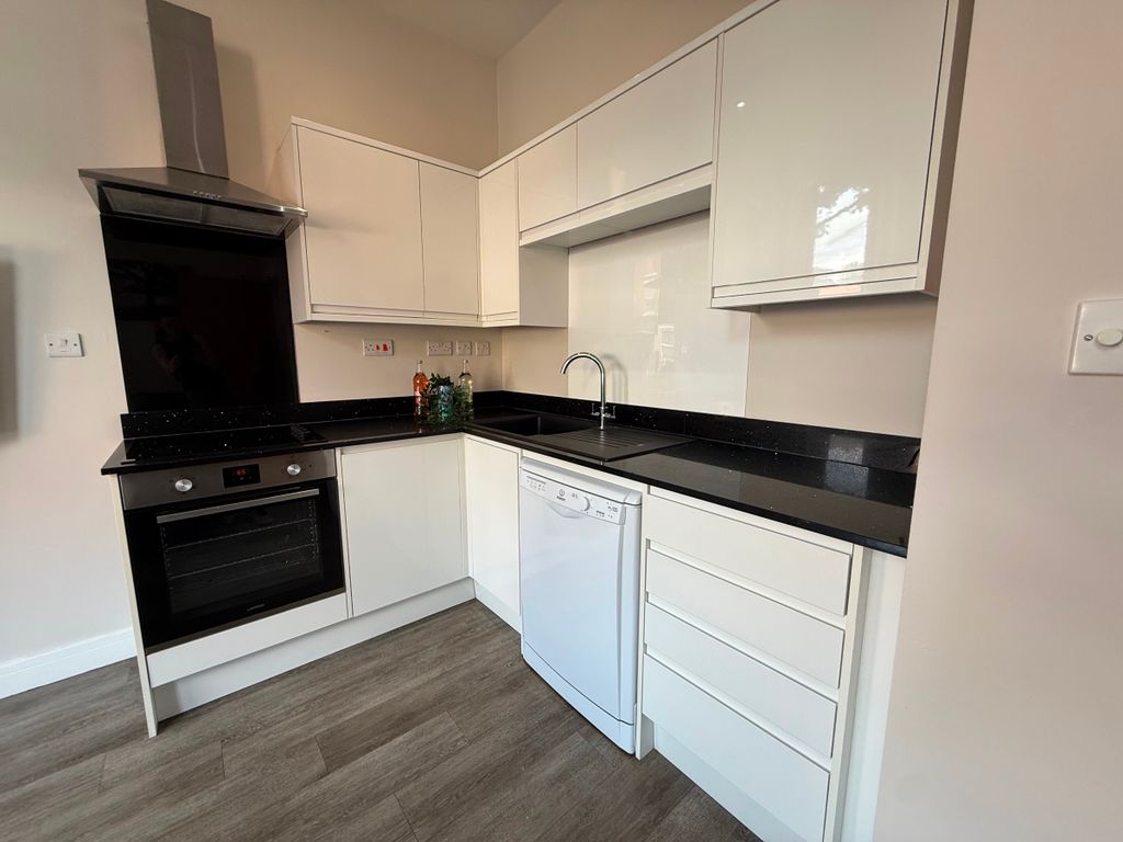Property photo 2 of 9 17569-2